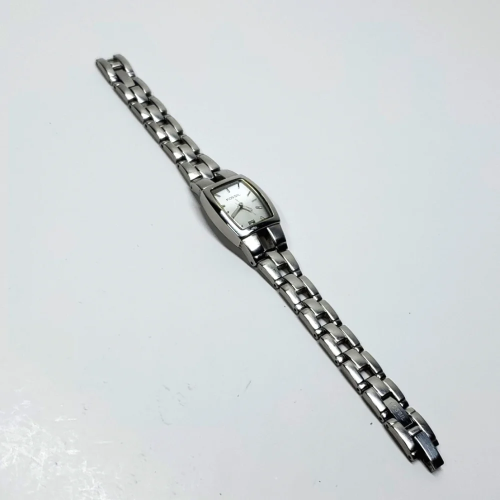 Vintage Fossil Watch F² ES1053 Silver Watch Metal Wristband Silver Face